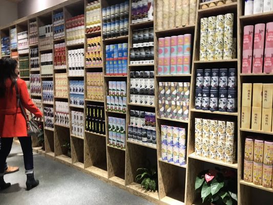 箱のパックのティッシュペーパーのための自動パッキング機械袋のシーリング機械30-80箱/分
